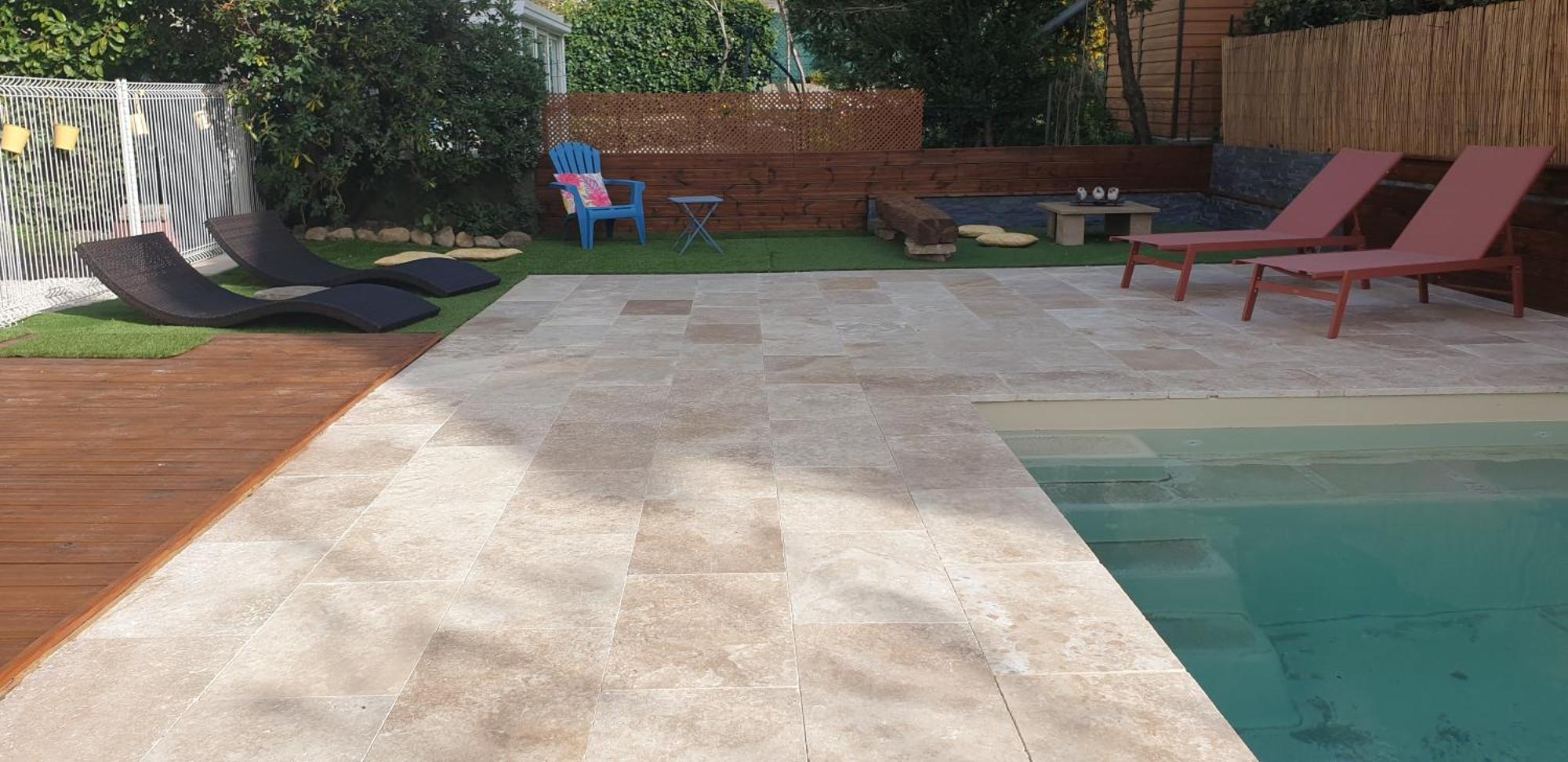 Spacieux T3 Avec Piscine 디뉴레뱅 외부 사진